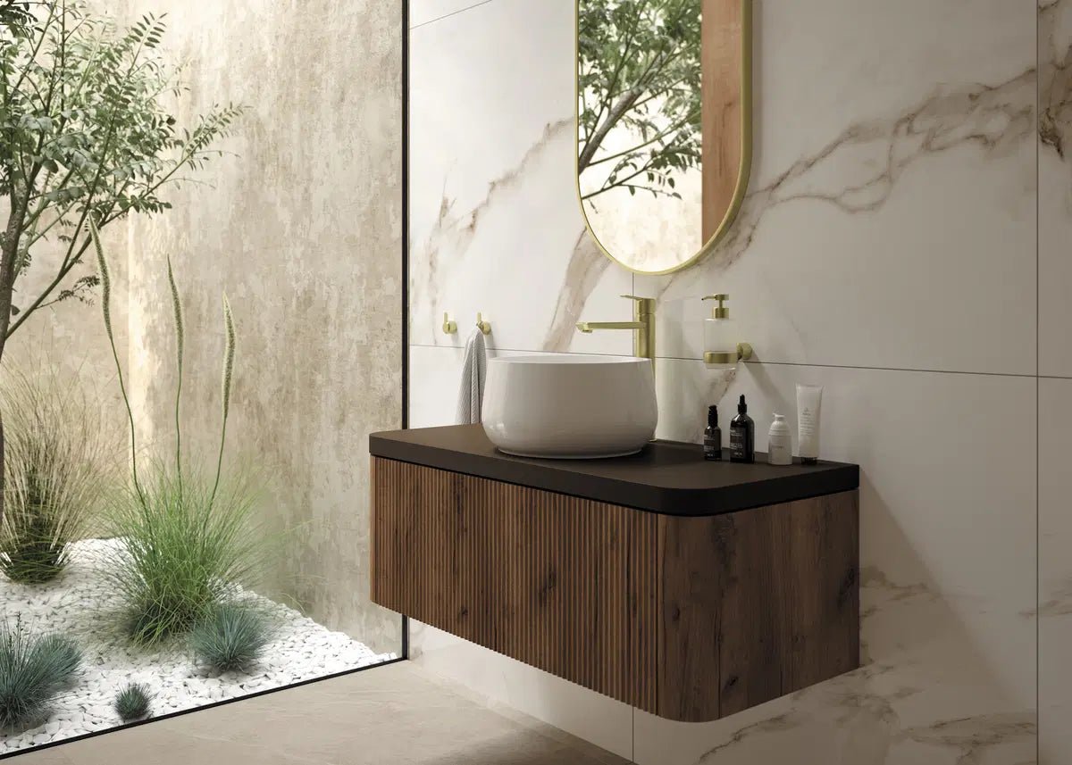 DEANTE Arnika Wandmontierter Seifenspender // gebürstetes Gold // ADA - R421 erhältlich bei Twoda Shop