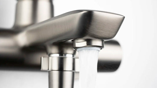 DEANTE Arnika Wannenarmatur // Titanium // BQA - D10N erhältlich bei Twoda Shop