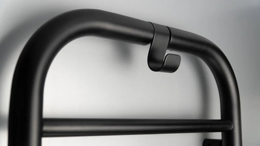 DEANTE Silia Badheizkörper – Höhe 157 cm // Nero // AGI - NG51 erhältlich bei Twoda Shop