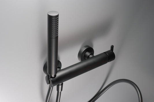 DEANTE Silia Duscharmatur mit Brausegarnitur // Nero // BQS - N41M erhältlich bei Twoda Shop