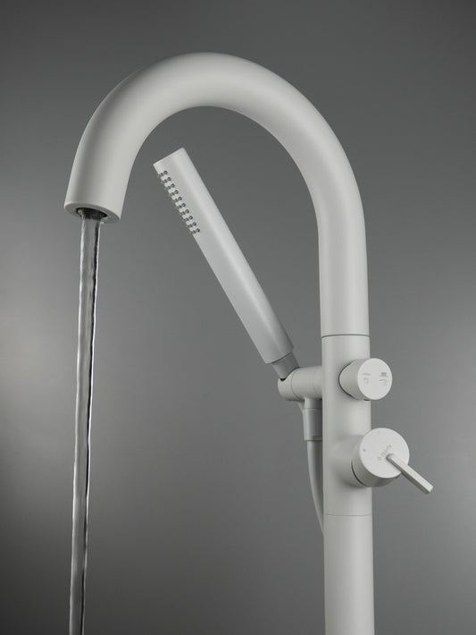 DEANTE Silia Wannenarmatur Freistehend mit Brausegarnitur // Chrom // BQS - A17N erhältlich bei Twoda Shop