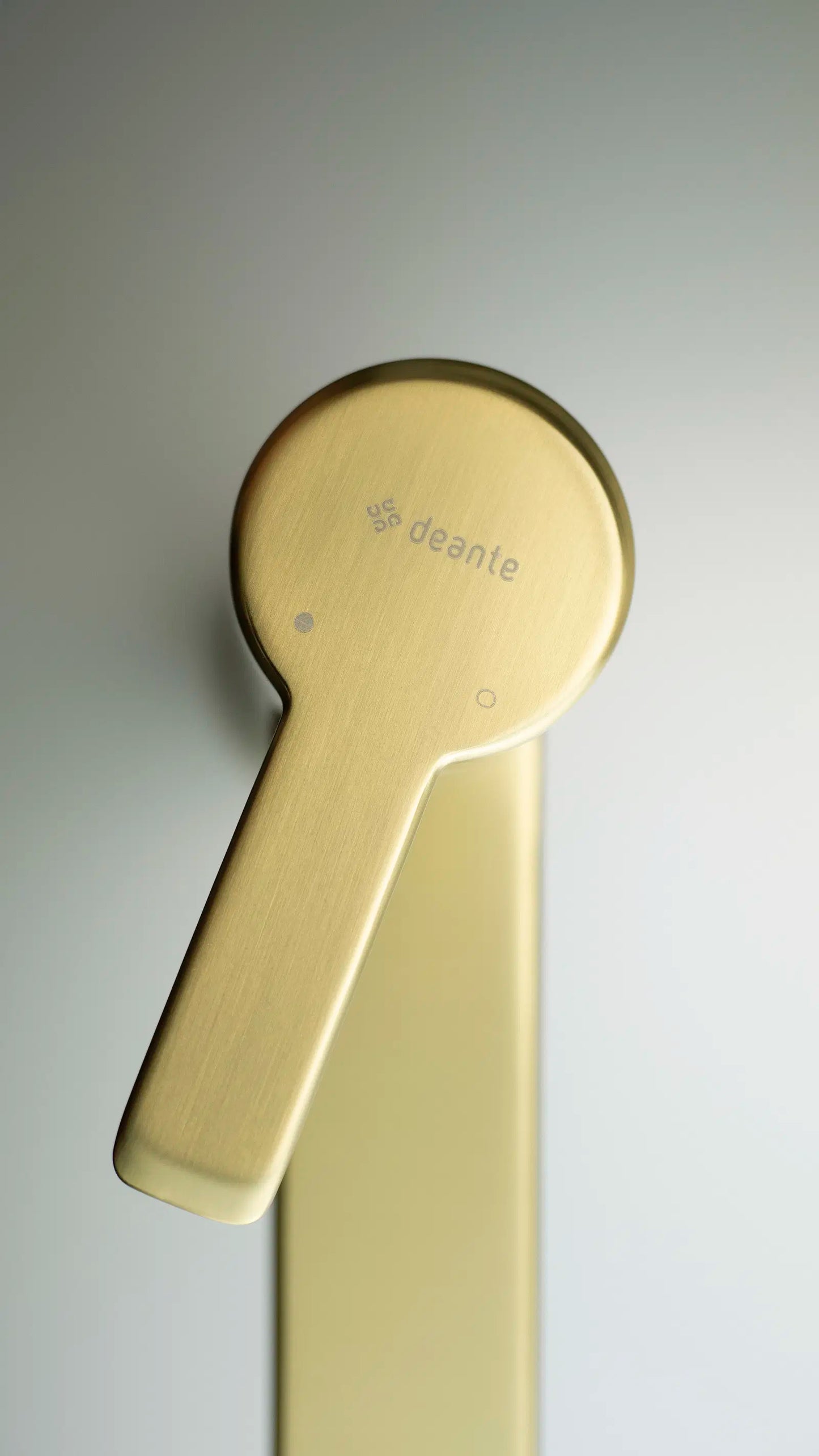 DEANTE Arnika mezclador de lavabo alto // oro cepillado // BQA-R20N 