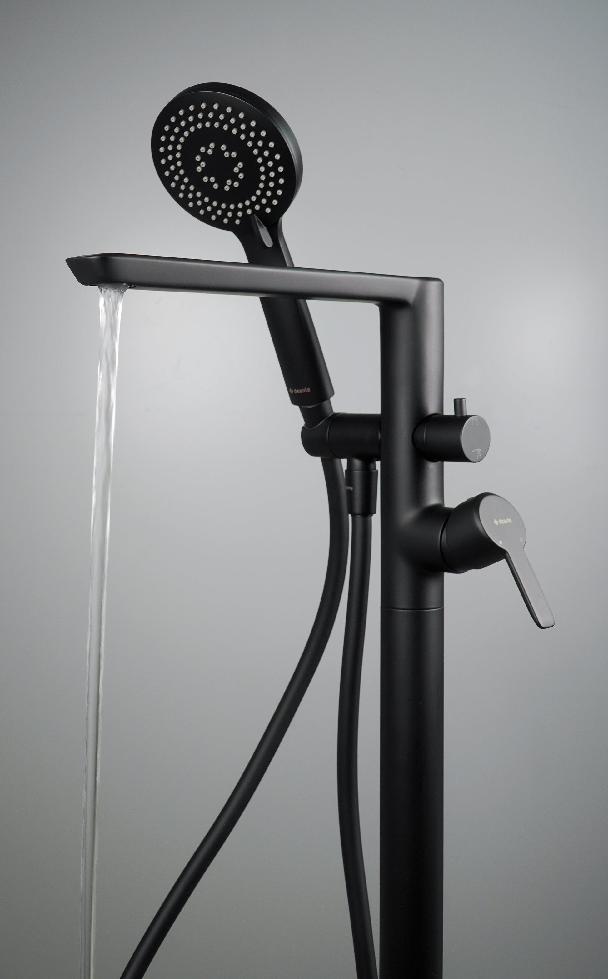 DEANTE Arnika Freistehende Wannenarmatur mit Brausegarnitur // Nero // BQA - N17M erhältlich bei Twoda Shop