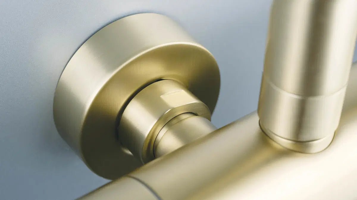 DEANTE Arnika Regendusche mit Duscharmatur // gebürstetes Gold // NAC - R1QK erhältlich bei Twoda Shop