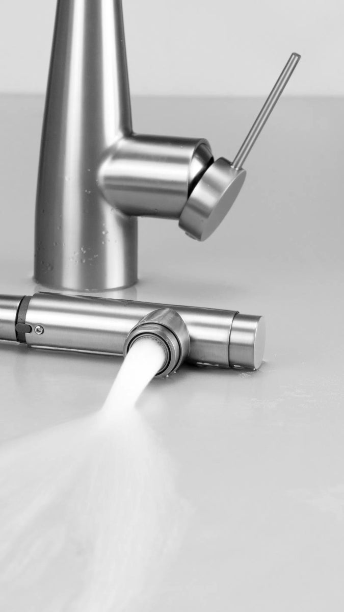 DEANTE Eridan Küchenarmatur mit Anschluss für Wasserfilter und ausziehbarer Auslaufbrause // gebürsteter Stahl // BRE - F75M erhältlich bei Twoda Shop