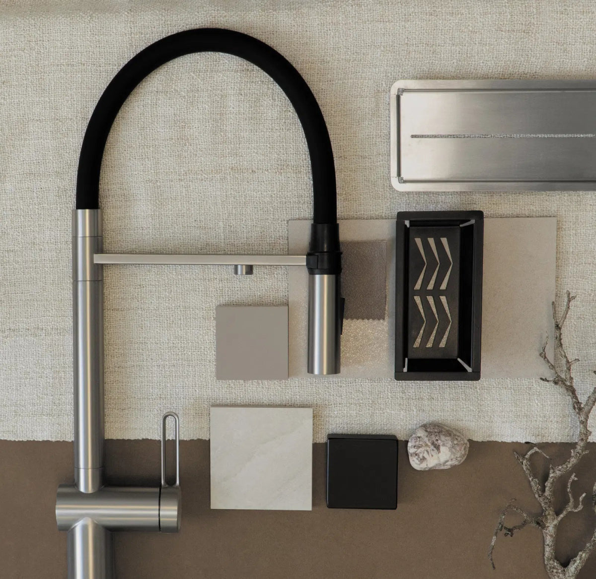 DEANTE Magnetic Küchenarmatur mit flexiblem Auslauf und Wasserfilteranschluss // gebürsteter Stahl // BRM - F75M erhältlich bei Twoda Shop