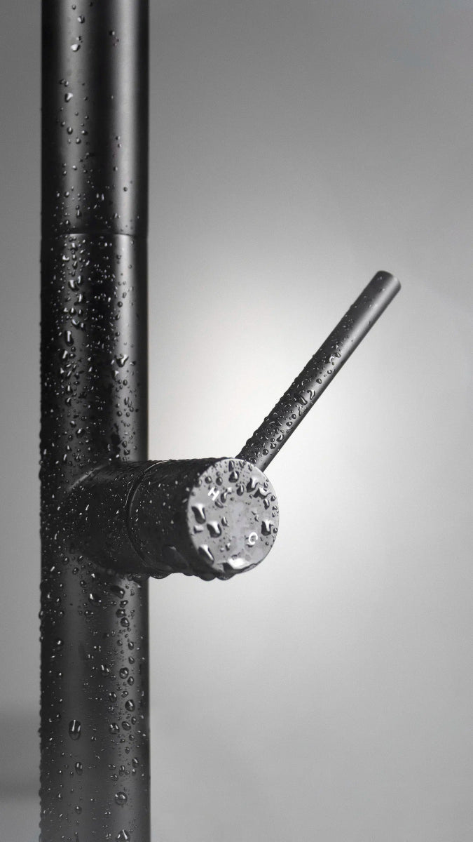 DEANTE Olfato Küchenarmatur mit ausziehbarem Auslauf – 2 Strahlarten // Nero // BQO - N72M erhältlich bei Twoda Shop