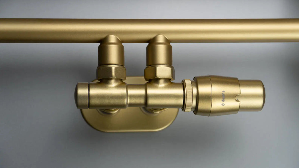 DEANTE Silia Badheizkörper – Höhe 85 cm // Mattgold // AGI - RG31 erhältlich bei Twoda Shop