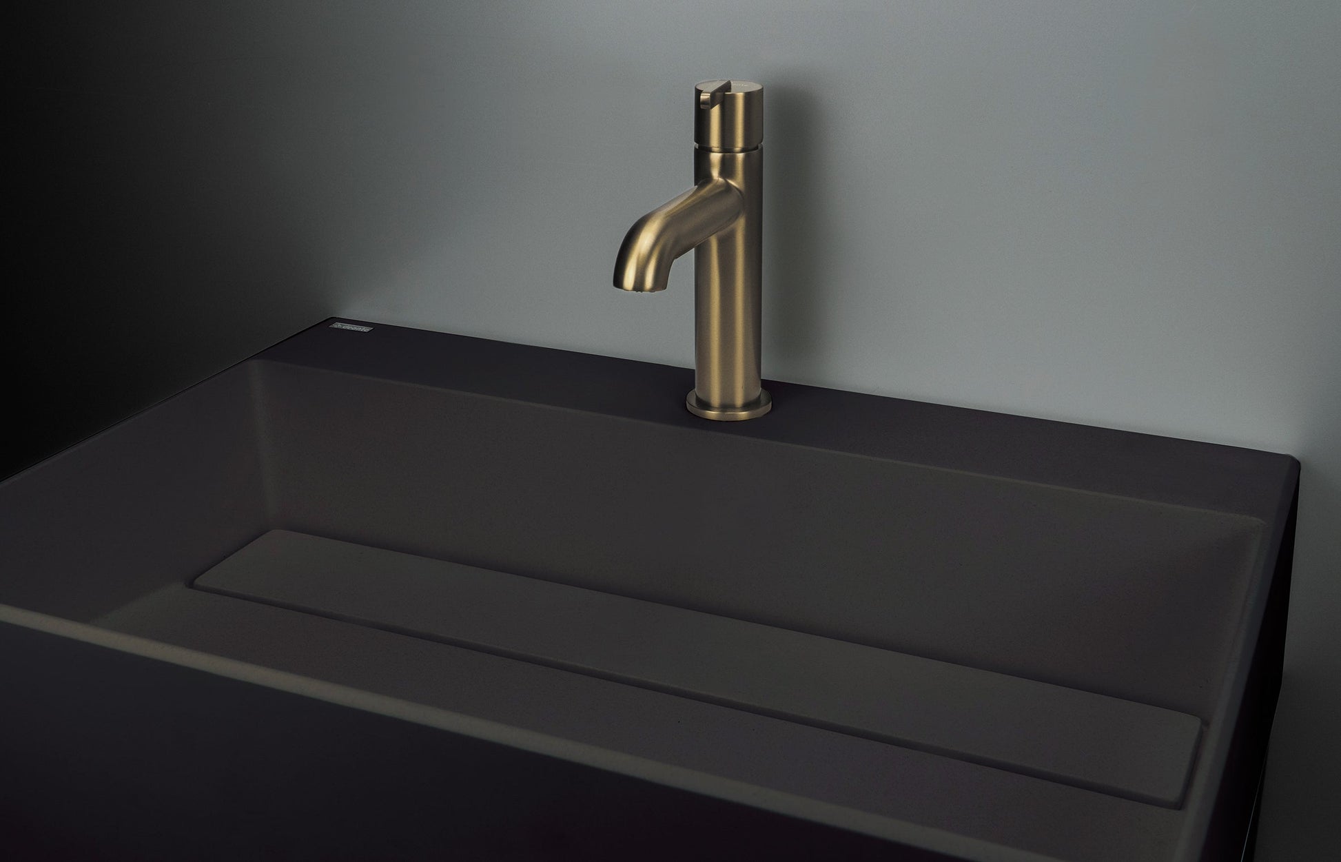 DEANTE Silia Waschtischarmatur // gebürstetes Gold // BQS - R20M erhältlich bei Twoda Shop